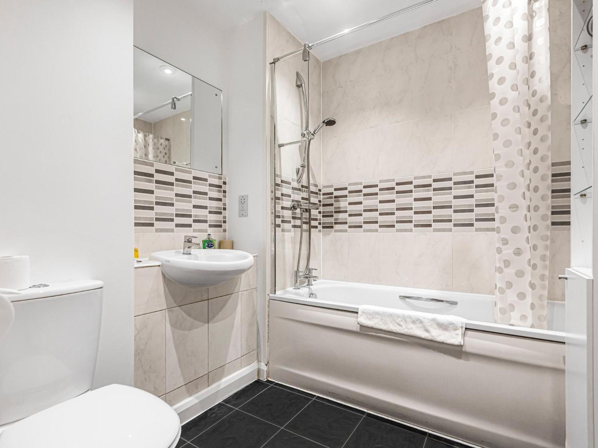 Pass The Keys Modern Tottenham Hale Apartment Perfect For Leisure Лондон Екстериор снимка